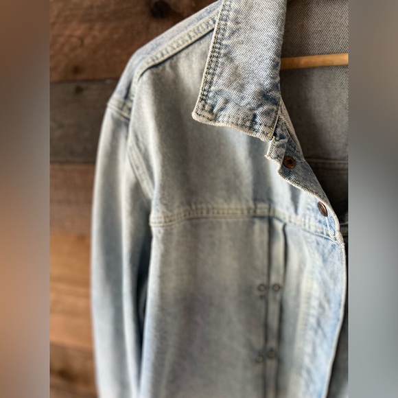Free People Dillon Denim Jacket Cropped Lightwash Distressed Cropped Jacket - Picture 9 of 10